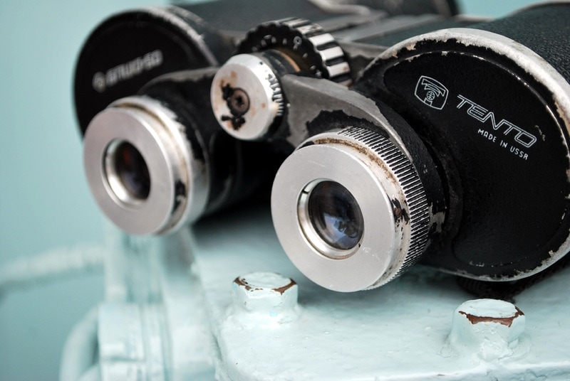 How To Hold Binoculars Steady 5 Tips & Tricks Optics Mag