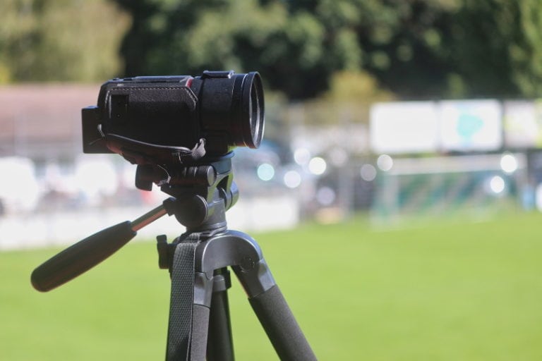 Tripod Ball Head vs. Pan Head Which Is Better? (2024) Optics Mag