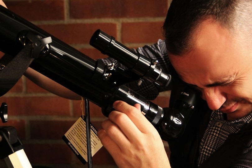 man-telescope