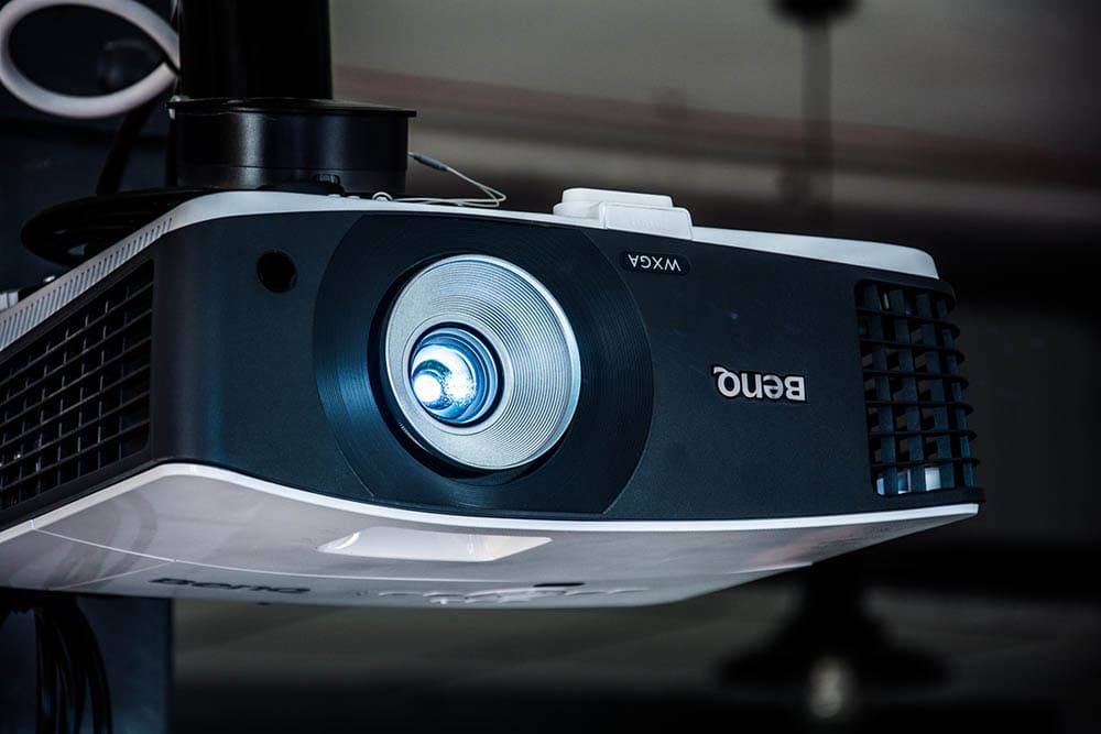 BENQ WXGA lon throw projector