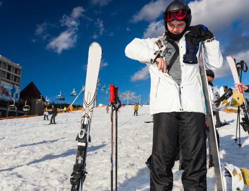 How to Keep Ski Goggles From Fogging 13 Tips & Tricks Optics Mag