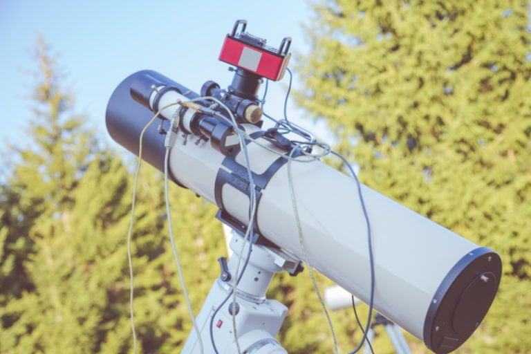 What is a Reflecting Telescope? How Does It Work? Optics Mag