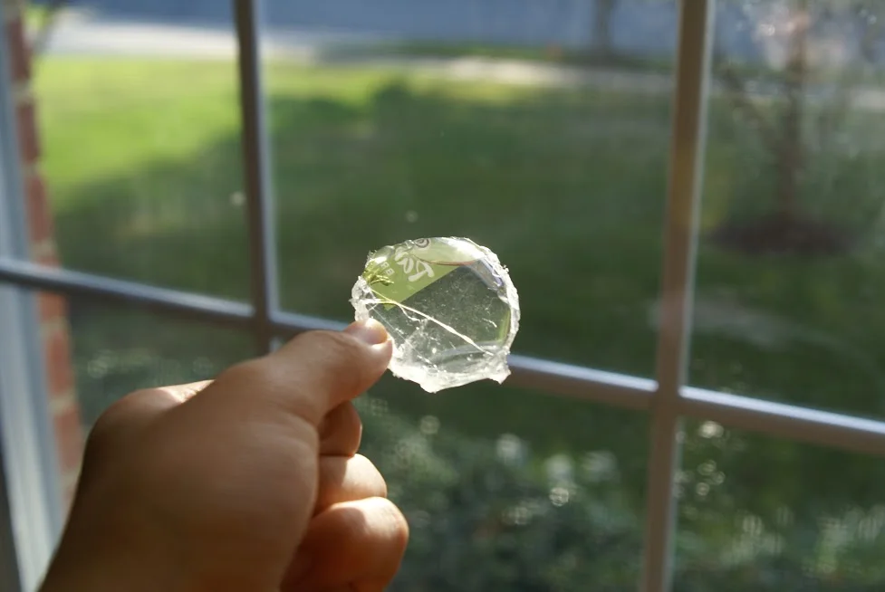 DIY Recycled Bottle Magnification Glass by instructables