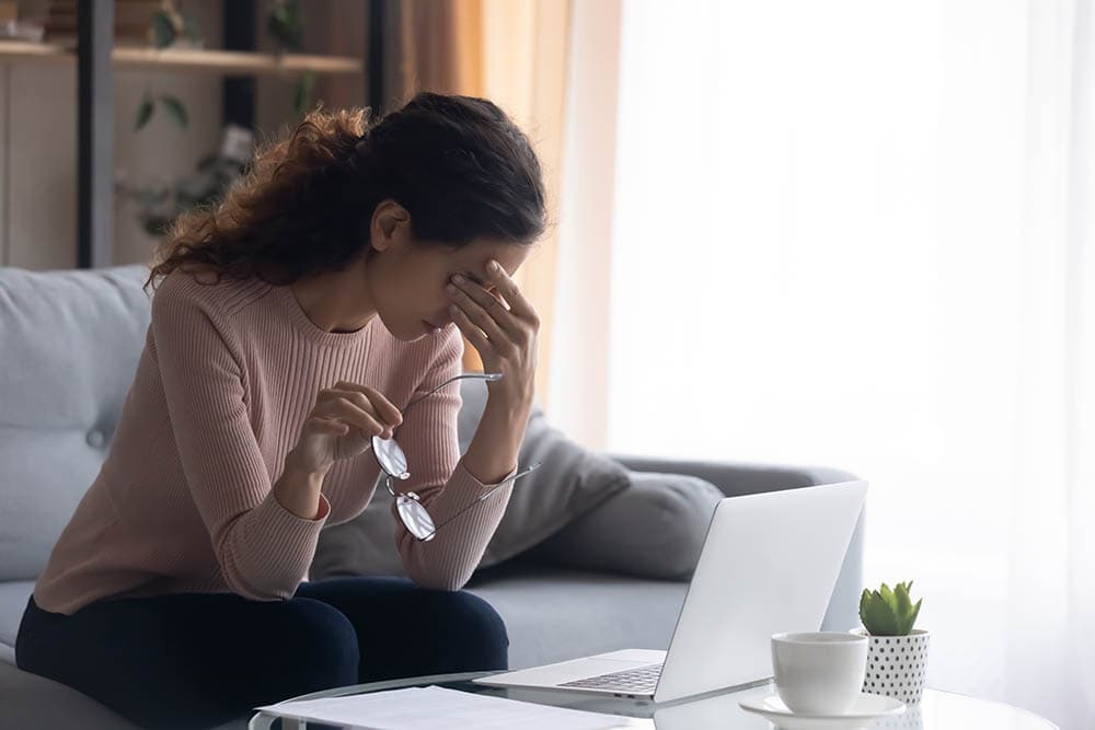 woman experiencing CVS